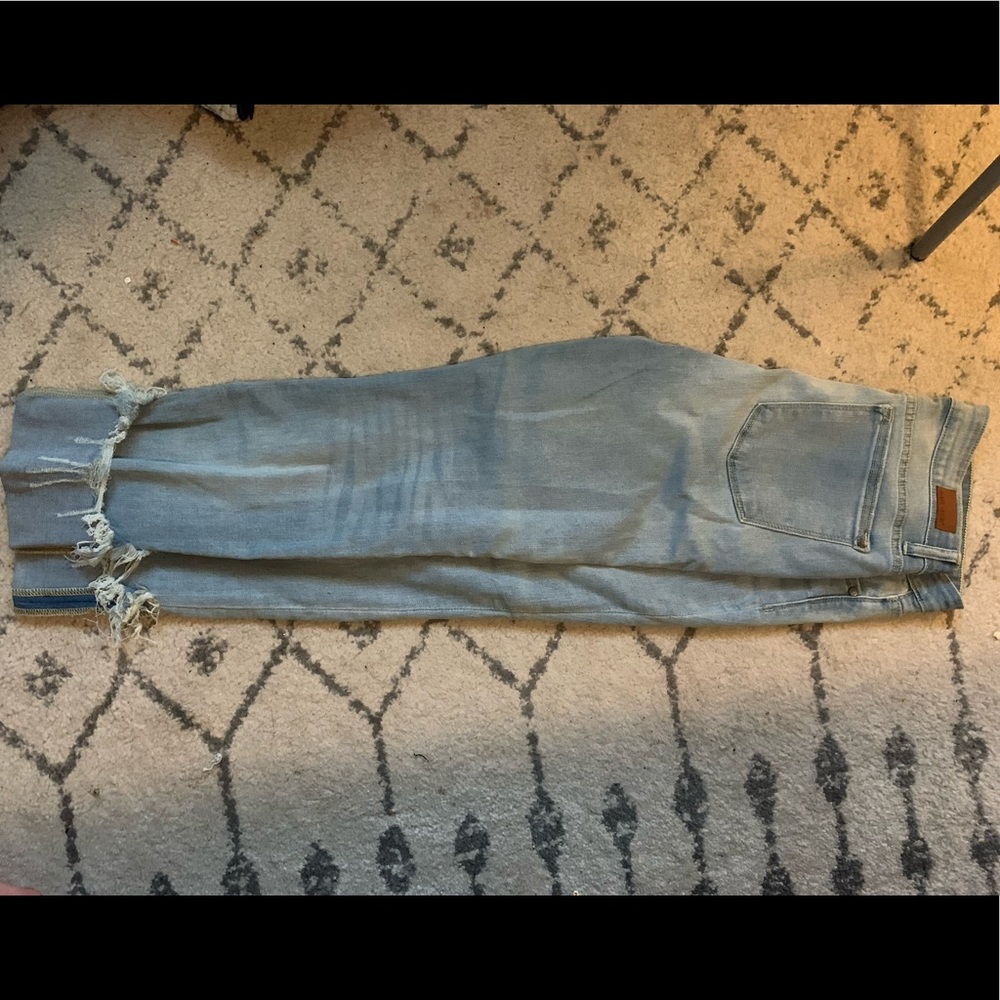 Lightwash Capris